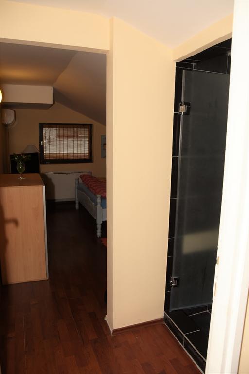 Hostel Bed N Beer Белград Экстерьер фото